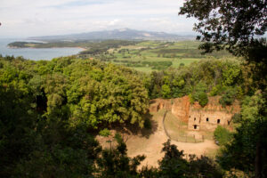 ETRUSCHI - Parco archeologico di Baratti e Populonia - Necropoli delle Grotte