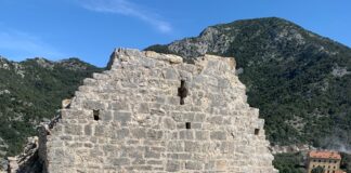 rocca san silvestro con scuola