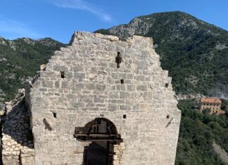 rocca san silvestro con scuola